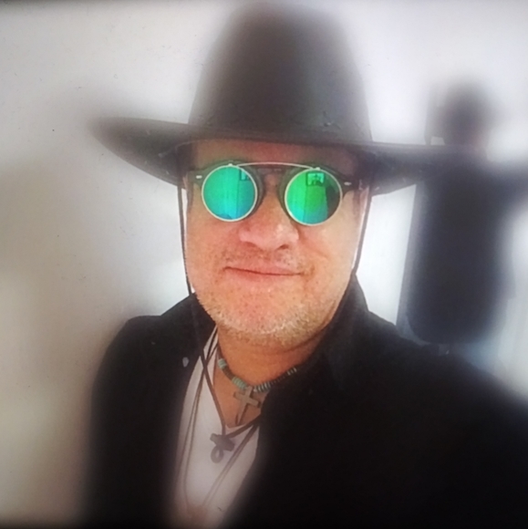 Meet your Posher, Rene - Picture 7 of 11